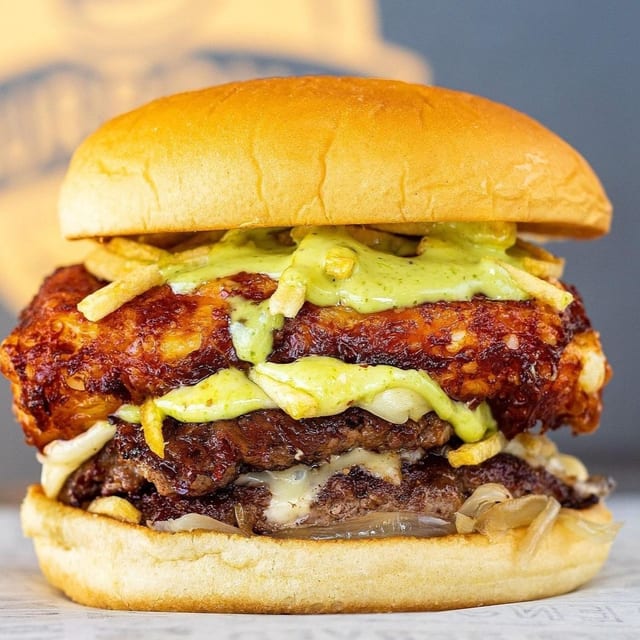 The Bandida Cheeseburger.